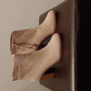 👢👢 TOMS Lunata Booties 👢👢   Size: 8.5    Color: Desert Taupe Suede